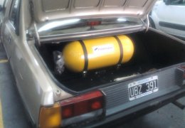 Peugeot 505 con cil. de 60 lts.