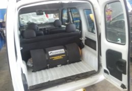 Renault Kangoo con cil de 80 lts.