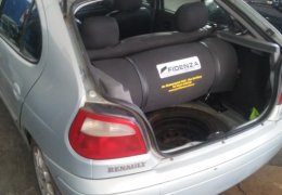 Renault Megane con cil de 60 lts.